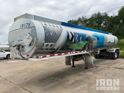 2000 Fruehauf 9200 gal T/A タンクトレーラー