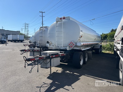 2004 Heil 7163 gal Quad/A Turntable タンクトレーラー