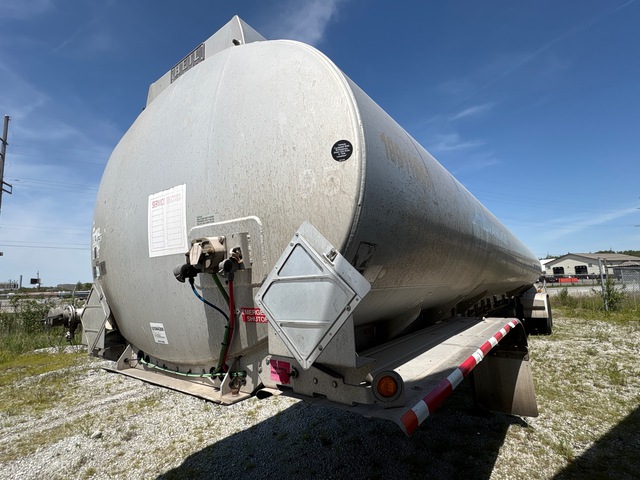 2015 Heil 9000 gal T/A Tanker Trailer 2015 Heil 9000 gal T/A Tanker Trailer