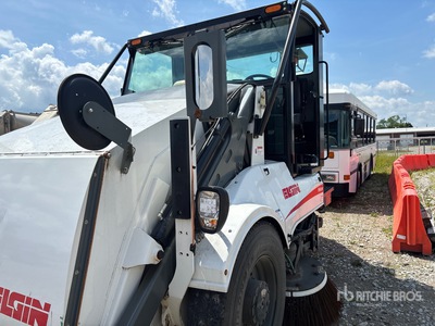 2017 Elgin Pelican Series S Camion barredora