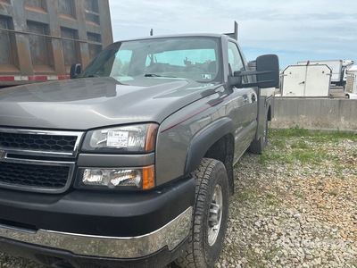 2006 Chevrolet Silverado 2500HD 4x4 Utility Truck