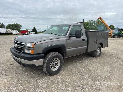 2006 Chevrolet Silverado 2500HD 4x4 شاحنة متعددة الاغراض