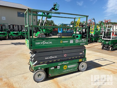 2015 Skyjack SJIII-3226 Electric Scissor Lift