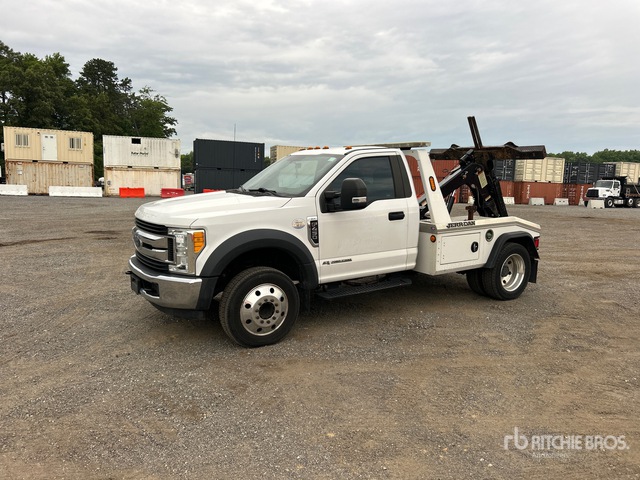 2017 Ford F-450 XLT 4x2 Tow Truck
