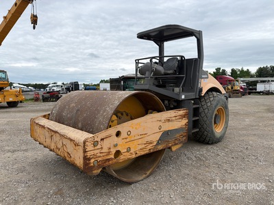 2012 Volvo SD100D Smooth Drum Compactor
