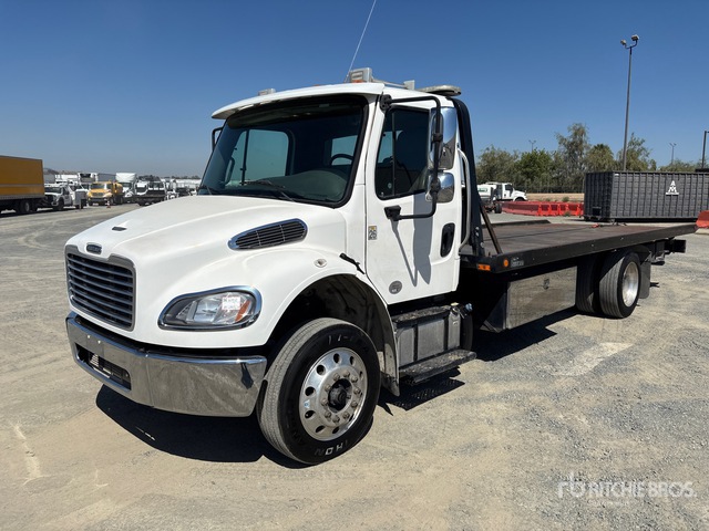 2018 Freightliner M2 106 4x2 Rollback Truck