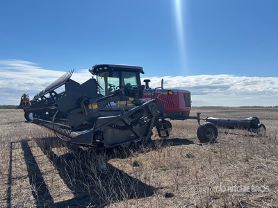 2017 Massey Ferguson WR9840 30 ft Swather Andanatore