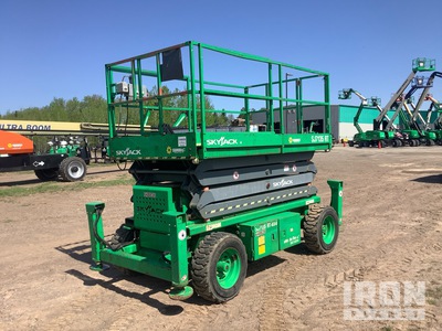 2014 Skyjack SJ7135RT Dual Fuel 4x4 Scissor Lift