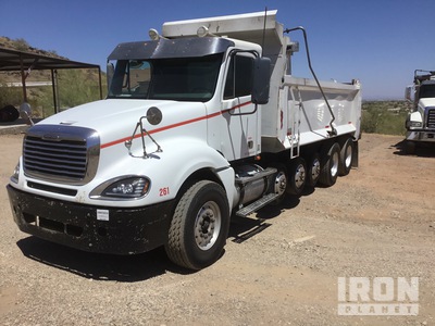 2008 Freightliner 6x4 ダンプトラック（4軸）