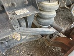 Underbody with Non-Driven Drop Axle (2)