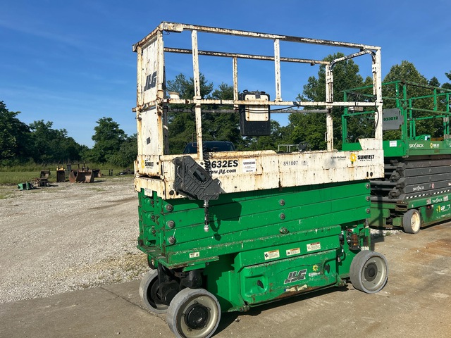 2016 JLG 2632ES Electric Scissor Lift