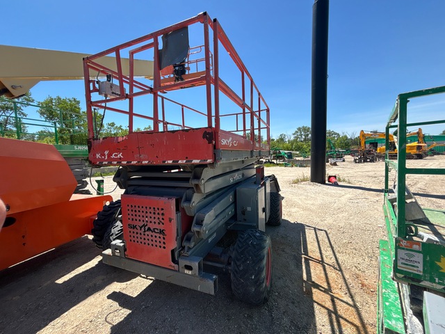2017 Skyjack SJ8841RT 4x4 Diesel Scissor Lift