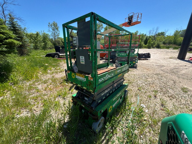 2016 Skyjack SJIII-3219 Electric Scissor Lift