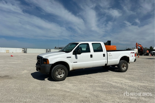 2006 Ford F-350 XL 4x4 Crew Cab Pickup