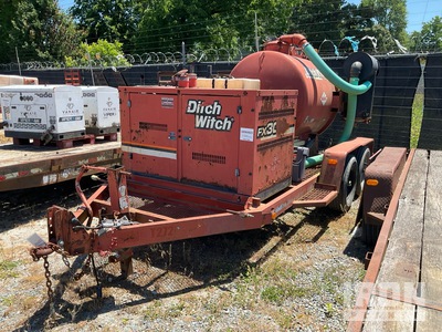2010 Ditch Witch T9S 500 gal T/A Remolque cisterna de vacio