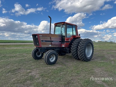 1983 International 5288 2WD Tractor