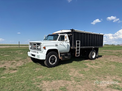 1979 GMC 7000 Siera 4x2 Camión de granos