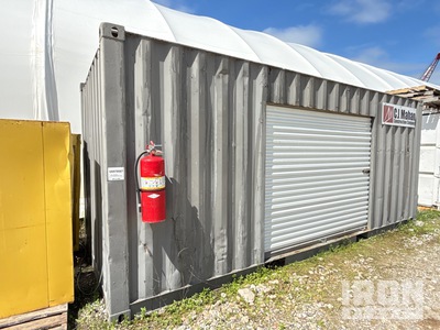 1996 (unverified) 20 ft Standard Multi-Door Custom Lube storage 5 tanks approx 330 gallon each 5 retractible hose reels, 115 volt electric motor pumps Conteneur de stockage
