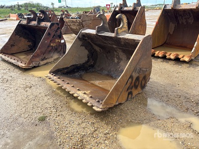 Brandt 56 in Q/C Cleanup Excavator Bucket - Fits John Deere 200D