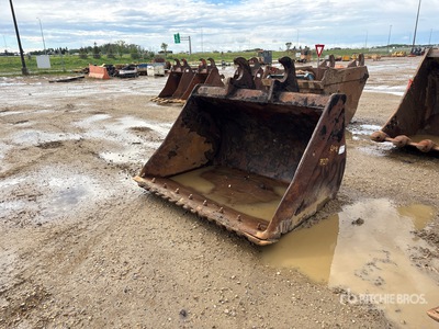 WBM 56 in Q/C Cleanup Excavator Bucket - Fits John Deere 792D
