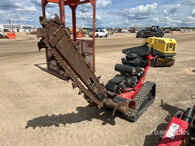 2015 E2348TKH-4MS Skid Steer Wykoparka