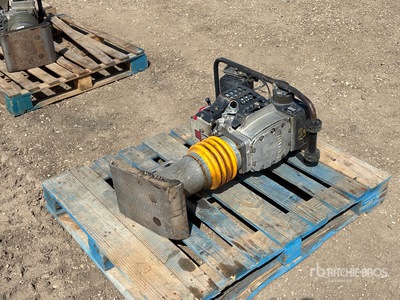 2004 Bomag BT65/4  آلة  لتسوية السطح غير المستوي