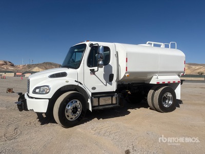 2014 Freightliner M2 106 4x2 Camion à eau