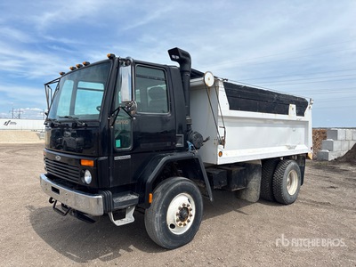 2005 Sterling SC8000 شاحنة قلابة /محور واحد