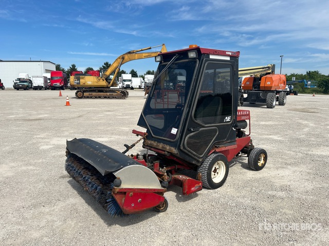 2001 Toro Groundmaster 328D Broom Tractor