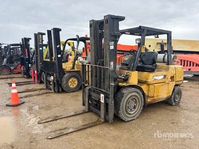 2006 Cat GP45K1 9800 lb Pneumatic Tire Forklift