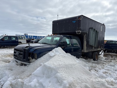 2009 Ford F-550 XL 4x4 شاحنة فان (Inoperable)