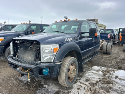 2012 Ford F-550 XL 4x4 Crew Cab Cabine en chassis