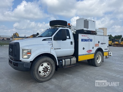 2016 Ford F-750 4x2 Service Truck