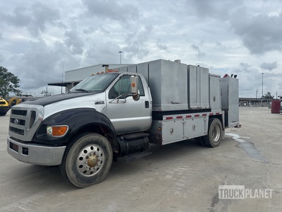 2006 Ford F-750 XL 4x2 Camion de lubricacion