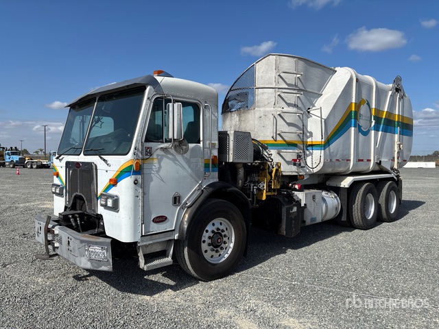 2010 Peterbilt 320 6x4 Side Loader Waste Collection Truck