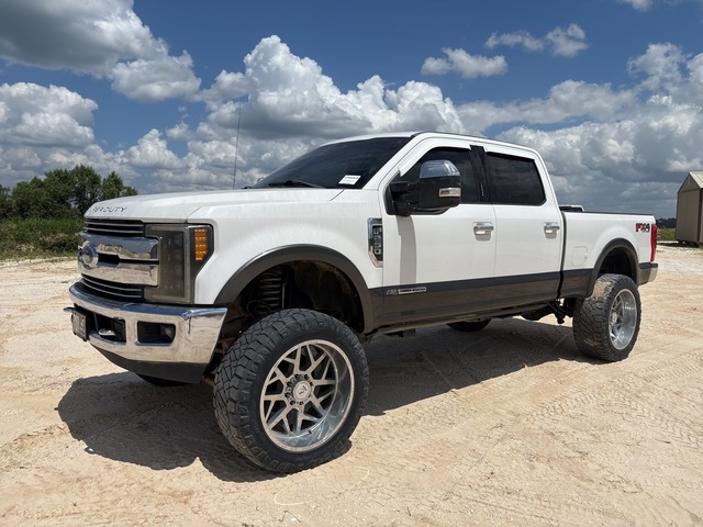 2017 Ford F-250 Lariat 4x4 Crew Cab Pickup