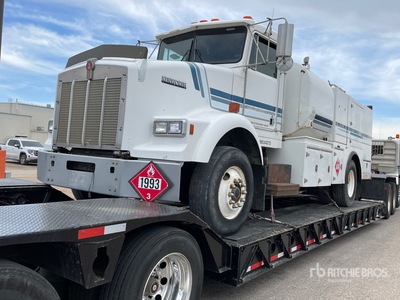 1990 Kenworth T800 Fuel and Lube Truck