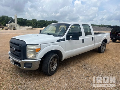 2013 Ford F-250 XL 4x2 Crew Cab بيك اب