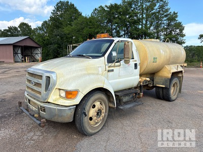 2005 Ford F-650 2000 gal 4x2 Water Truck
