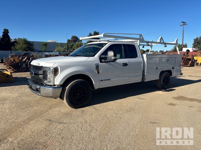 2018 Ford F-350 XL 4x2 Extended Cab Camión Utilitario