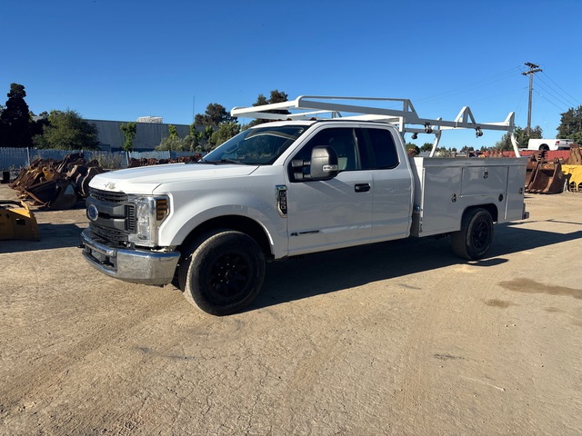 2018 Ford F-350 XL 4x2 Extended Cab Utility Truck