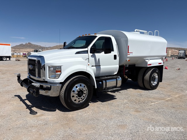 2018 Ford F-750 2000 gal 4x2 Water Truck