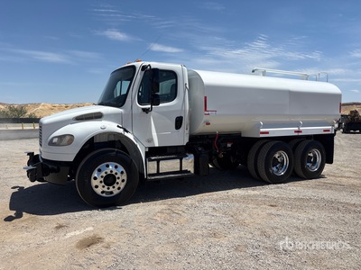 2015 Freightliner M2 106 4000 gal 6x4 Camion à eau