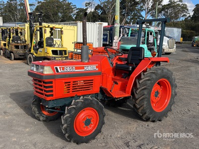 1991 Kubota L2850 4WD Tractor
