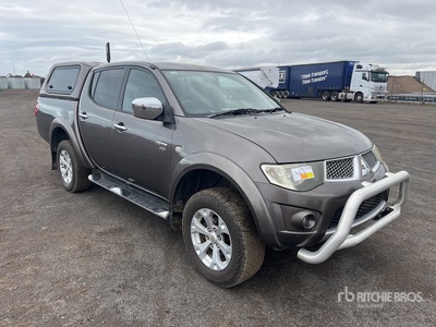 2011 Mitsubishi Triton GLXR 4x4 Dual Cab Pickup