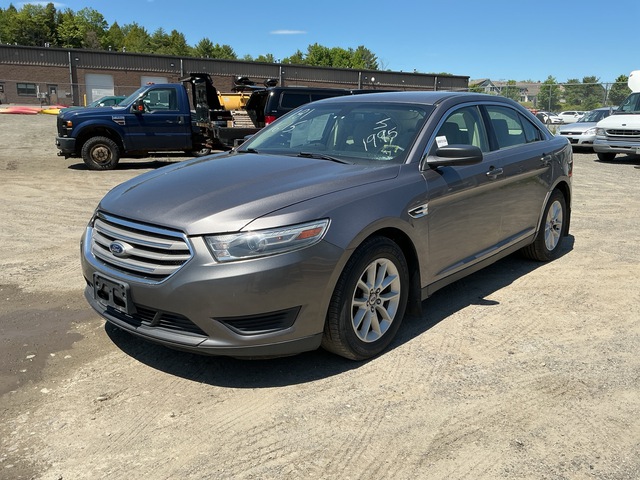 2013 Ford Taurus SE Sedan 2013 Ford Taurus SE Sedan