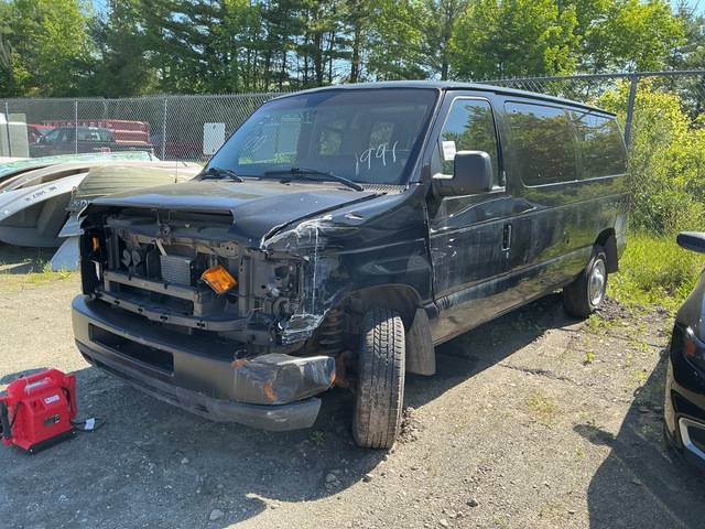 2013 Ford E-350 XL Super Duty Passenger Van