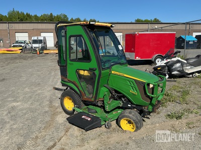 John Deere 1023 4WD Utility Tractor