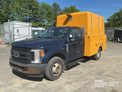 2017 Ford F-350 Super Duty XL Utility Truck