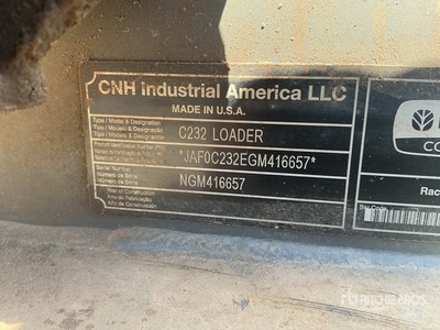 2016 New Holland C232 Chargeuse sur rails compacte